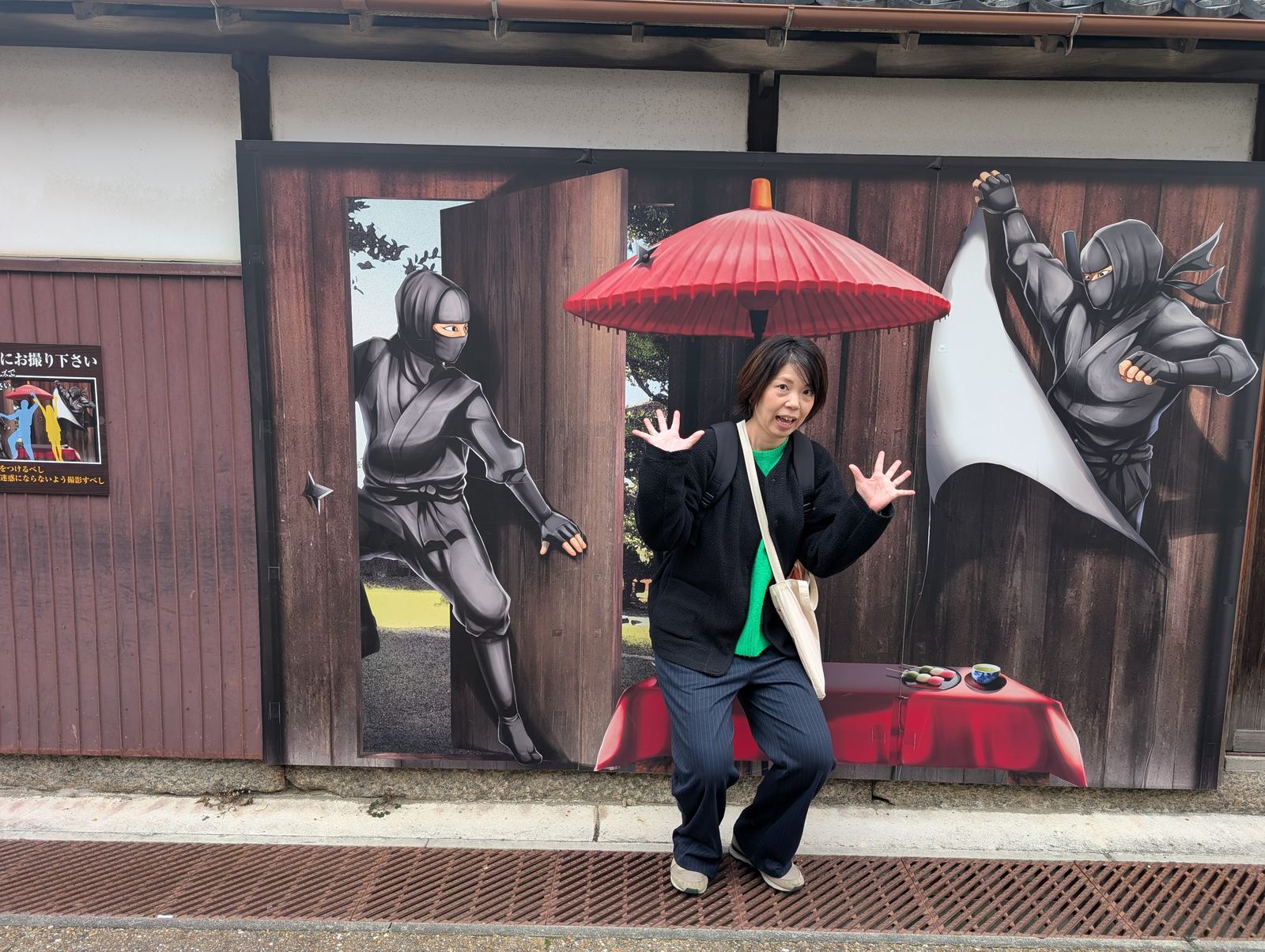 Misae laughing with a guest at Shirakawa-go viewpoint