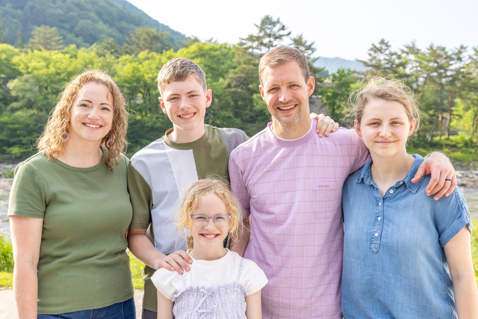 Family photo on Shirakawa-go Takayama tour